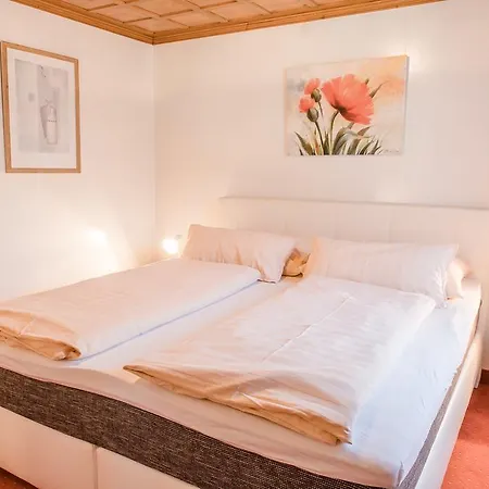 Heidi Bed and breakfast 2*